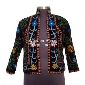 Veste matelassée élégante pour femme, en velours fait main, broderie exquise de style suzani, doublure en coton velours doux, rayée - Product Image 2