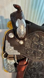 Montar a caballo de cuero hecho a mano personalizado de primera calidad, sillín de espectáculo occidental, adornos trenzados plateados, Conchos duraderos para profesionales - Product Image 6