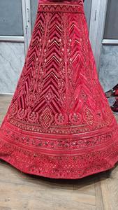 Fournisseur en gros mondial de Lehenga Choli de créateur moderne, dernière collection, avec broderie Jarkan riche, coloris Beige/Bordeaux/Rose Rani, pour tenue de soirée, OEM - Product Image 5