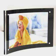 2025 nuevo modelo de recuerdos cristalinos marco magnético acrílico curvo 4x6 Marco de acrílico transparente Material plástico para el hogar y la Oficina - Product Image 4