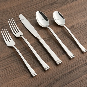 Ensemble de couverts de couleur personnalisée en acier inoxydable plaqué moderne de luxe au look royal avec poignée carrée pour mariages et hôtels - Product Image 4