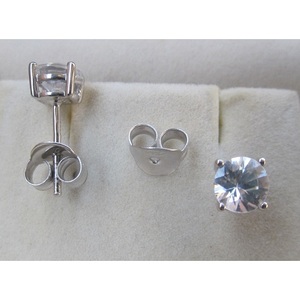 Pendientes de circonita de 5.5 mm con forma de bola - Product Image 1