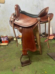 Ensemble de selle en cuir Western de qualité supérieure pour la course de demi-chevaux, avec détails en bois |   Accessoires en acier inoxydable façonnés à la main, ensemble de tack gratuit pour chevaux - Product Image 4