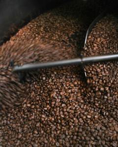 Medium Roast Arabica & <b>Robusta</b> Whole <b>Bean</b> <b>Coffee</b> Custom Packaging OEM Branding Green Processing Ready to Ship From Vietnam - Product Image 5