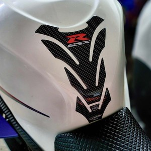 Adesivi 3D Personalizzati per Serbatoio, Decalcomanie con Logo in Carbonio 3D per Moto Suzuki GSX-R - Product Image 1