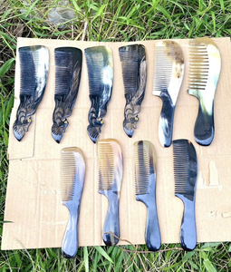 Peigne à dents fines en corne naturelle pour le soin et le coiffage des cheveux fait à la main par des artisans qualifiés au Vietnam - Product Image 1