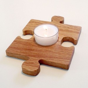 Porte-bougie en bois élégant au design classique pour la maison, le bureau et la décoration festive - Product Image 1