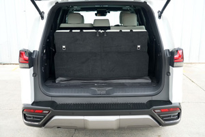 Lexus LX 600 2024, SUV de Lujo, Certificado, Seminuevo, Transmisión Automática, Tracción en las Cuatro Ruedas, Tapicería de Cuero Claro, Turbo, Rines de Aluminio R18, Volante a la Izquierda - Product Image 4