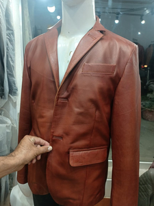 Blazer de piel auténtica personalizable para hombre-2 botones-Piel de oveja-Todos los colores aspecto elegante color marrón diseño moderno con OEM - Product Image 6