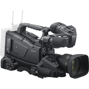 PXW-X400KC 20x Manual Focus Zoom Lens Camcorder Kit - Product Image 1