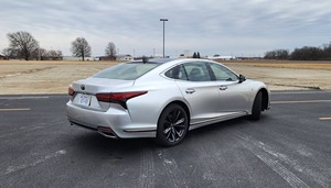 Sedán de Lujo Usado, Tamaño Completo, LS 500 Edición F SPORT 2025 - Product Image 2