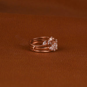 IGI Certified Cvd Lab Grown Created Diamond Solid Gold Radiant Cut Anillo de compromiso Joyería para mujeres del fabricante indio - Product Image 3