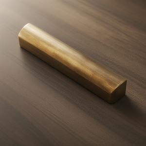 Ensemble de poignées de porte en laiton élégant avec un design moderne pour la chambre à coucher et la salle de bain, améliorant l'apparence de la porte et offrant un usage quotidien confortable - Product Image 1