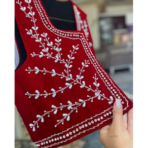 Chaqueta Corta Acolchada Elegante y Moderna con Detalles Brillantes de Cuentas, Transpirable, Resistente al Viento, Ecológica, con Patrón 3D para Otoño/Invierno - Product Image 2