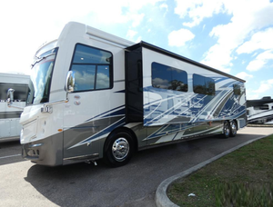 4UZFCGFE7SCWC3816 Nueva Autocaravana de Lujo Clase A 2025 con Motor Diésel, Motor Turbo, Interior con Cuatro Extensiones Deslizables y Cabina Premium - Product Image 4