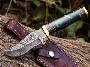 Couteau Bowie de qualité supérieure en acier Damas fait à la main, personnalisé en gros, OEM ODM, lame de qualité supérieure, manche en résine, étui en cuir - Product Image 5