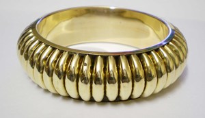 Brazalete de Cobre Chapado en Oro con Diseño de Canalé Vertical Liso de Lujo para Mujer, Brazalete de Diseño de Globo Ancho de Moda, Elegante y con Alto Pulido - Product Image 5