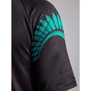 Maglia SLAM ETNZ 100% Poliestere con Protezione Solare e Design con Stampa a Sublimazione - Product Image 4