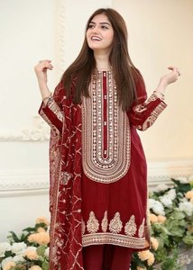 Top Georgette de imitación de punto chino pesado de nuevo diseñador con Sari de estilo paquistaní Dupatta Salwar Kameez en stock para ropa informal - Product Image 3