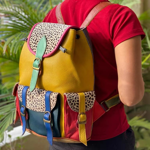 Sac à dos en cuir de vache avec fourrure animale - Product Image 3