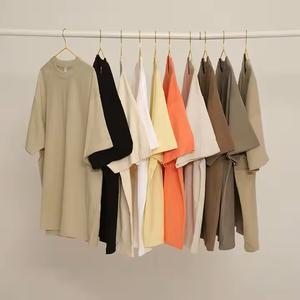 Camiseta de Hombre de Algodón Lavado de Cuello Redondo y Corte Regular, Impresión Personalizada de Alta Calidad, Ecológica, de Secado Rápido y Transpirable, Estilo Urbano - Product Image 1