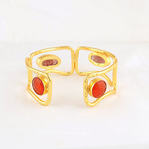 Pulsera ajustable de piedra natural de alta calidad, cuarzo cereza, jade naranja, latón con baño de oro de 18k, textura de diseñador. - Product Image 4