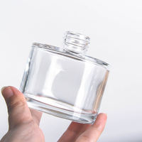 Bouteille en verre transparent de 50 ml avec fond épais et forme plate |   Diffuseur de parfum en verre avec compte-gouttes pour poudre libre, personnalisable avec logo et marquage à chaud