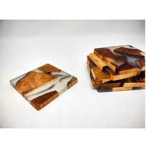 Dessous de verre de luxe personnalisés de qualité supérieure Dessous de verre populaires en bois de résine personnalisés pour la décoration intérieure Dessous de verre en bois d'acacia en résine époxy - Product Image 3
