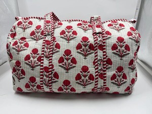 สีขาวกับสีแดงพิมพ์ลายดอกไม้กระเป๋าผ้านวมความจุขนาดใหญ่ทนทานหรูหราซิปกีฬาลำลอง Boho ผ้าฝ้ายกระเป๋าวันหยุดสุดสัปดาห์ - Product Image 5