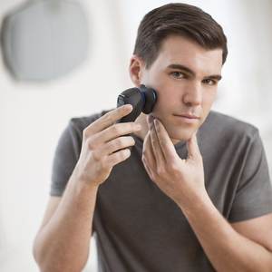 Rasoir rotatif électrique sans fil rechargeable avec affichage numérique, triple lame, utilisation humide/sèche, étanche IPX7, lavable, remplaçable - Product Image 3