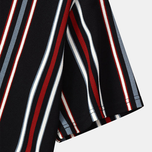 เสื้อยืดลายทางแบบคลาสสิกของผู้ชายเสื้อยืดลายทางแนวตั้งแนวสตรีทแฟชั่นจัดส่งโลโก้แบบกำหนดเองสำหรับฤดูร้อนขายส่ง - Product Image 4