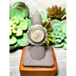 Anillo Ajustable de Plata de Ley Jeff Largo con Incrustaciones en Bisel, Ideal para Regalo - Product Image 2