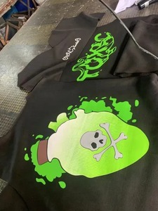 Usine personnalisé 100% coton imprimé Logo lavage à l'acide 2 pièces graphique hommes été t-shirt et ensemble court motif solide - Product Image 6