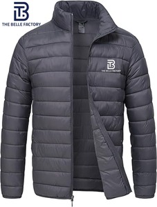 TBMPOY Veste matelassée légère pour homme Col montant Capuche détachable Résistant à l'eau Manteau d'hiver décontracté Voyage de ski isolé - Product Image 4
