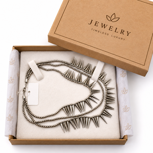 Collier statement multicouche en argent avec pointes punk faites à la main |   Collier de perles métalliques vintage pour femmes - Product Image 3