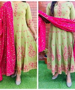 Algodón puro rayón Kurti con bordado y lámina de oro impreso al por mayor precio más bajo mercado Suart Gujarat Ropa Étnica alfanumero - Product Image 4