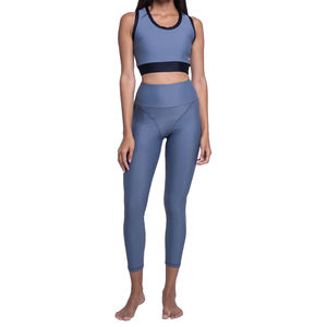 Hauts de yoga de compression à motif solide pour femmes et leggings d'entraînement ensembles de vêtements de sport pour le yoga et la course - Product Image 1