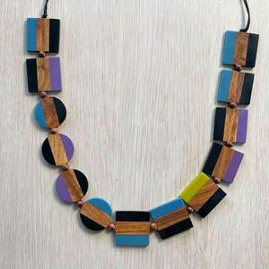 สร้อยคอเรซิ่น เครื่องประดับที่โดดเด่นและสะดุดตาสำหรับผู้แสวงหาแฟชั่นสมัยใหม่ คุณภาพสูง - Product Image 1