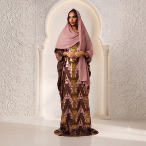 Ensemble Maqbal Dirac de couleur marron premium - Robe somalienne traditionnelle élégante avec des paillettes scintillantes et un châle assorti - Product Image 5