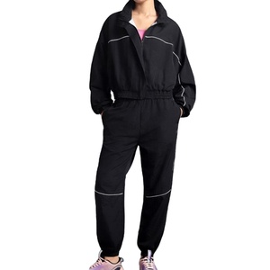Ensemble décontracté 2 pièces pour femme : Haut zippé et pantalon à taille élastique – Coupe-vent 2 pièces de haute qualité MADE BY HS 2026 - Product Image 1