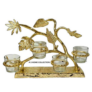 Porte-bougie en métal et verre de qualité supérieure avec un design feuillage doré, idéal pour la table des hôtels et des restaurants - Product Image 5