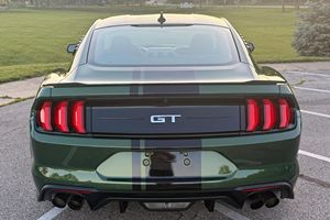 2023 Mustang GT Coupe Premium 6 vitesses manuelles 450 ch V.8 - Product Image 2