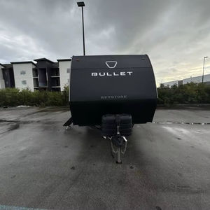 Nouvelles remorques de voyage Keystone B-u-l-l-e-t C-l-a-s-s-i-c 18RBC 2026 à prix avantageux, disponibles pour achat en gros - Product Image 1