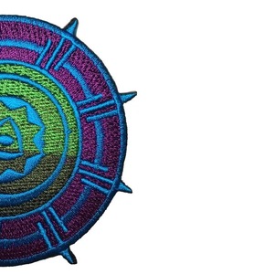 Broderie à la main Prix de gros Premier fabricant Badges vestimentaires Service de conception OEM promotionnel Broderie de badges en gros 2025 - Product Image 3