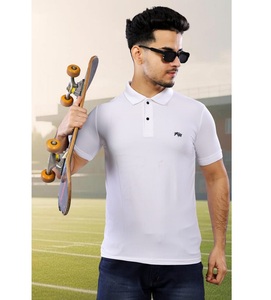 Camiseta de cuello de media manga estilo Polo Premium para hombre hecha con tela amigable con la piel de la India - Product Image 1