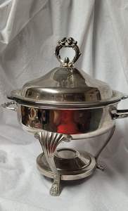 Réchaud en acier inoxydable pour fêtes avec support de couvercle et fente de cuillère de service assortis conçus pour les présentoirs de buffet - Product Image 6