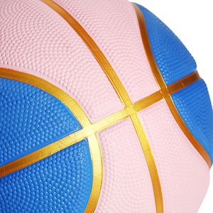 Pelota de baloncesto de goma celular acolchada personalizada para regalos, promociones o eventos con tamaño oficial y atractivo de moda - Product Image 5