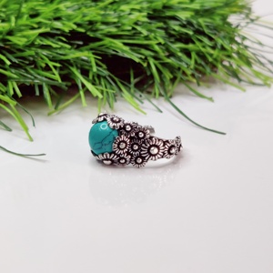 Bague Boho en argent 925 avec pierre turquoise synthétique Design de fleur réglable pour mariage - Product Image 2