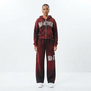 Conjunto de dos piezas para mujer: Sudadera corta con cremallera y pantalones deportivos de pierna ancha con efecto degradado y pedrería - Product Image 1