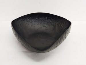 Elegante Tazón Decorativo de Aluminio, Tazón Perforado de Metal con Acabado Plateado para Decoración de Mesa de Comedor, Tazón de Lujo - Product Image 3